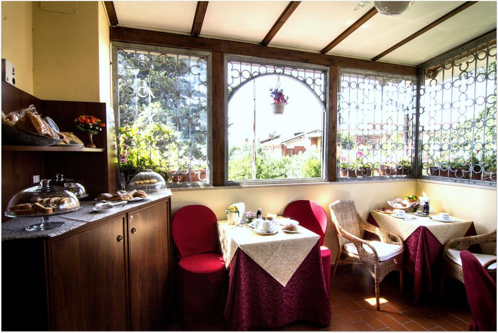 B&B Degli Amici ชัมปีโน ภายนอก รูปภาพ