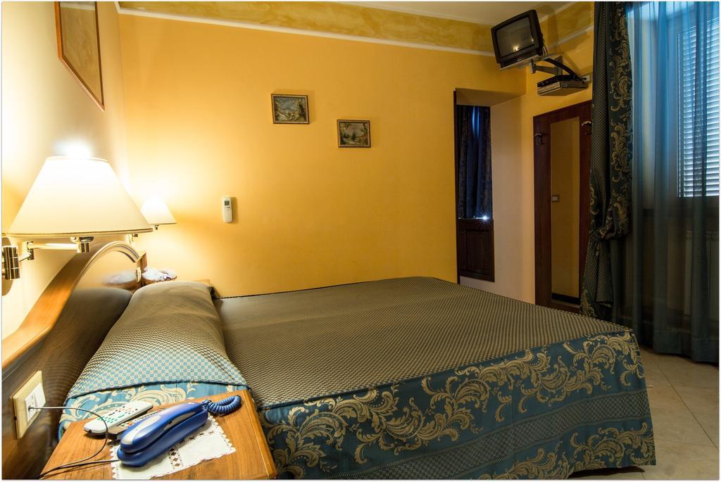 B&B Degli Amici ชัมปีโน ห้อง รูปภาพ
