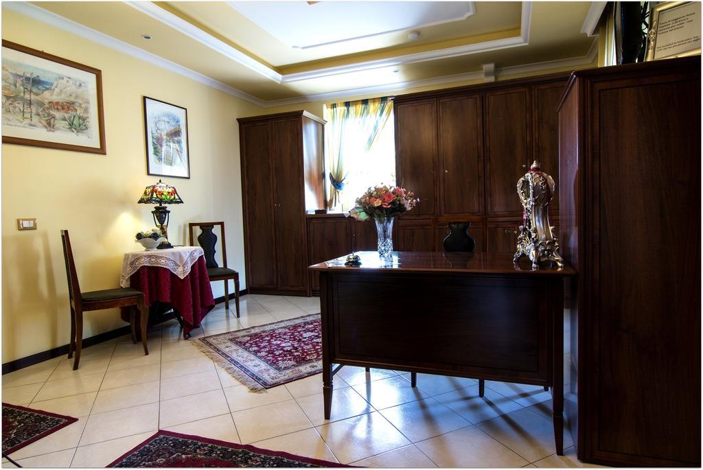 B&B Degli Amici ชัมปีโน ภายนอก รูปภาพ